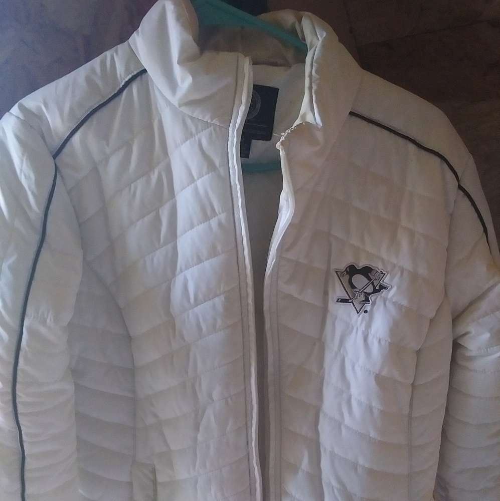 Pittsburgh Penguins woman's medium coat